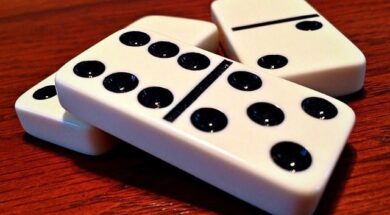 dominoes-1615744_640